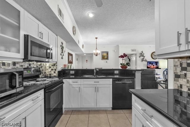 1885 Florida Club DR 8207, Naples, FL 34112