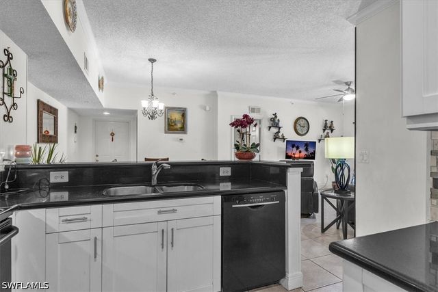 1885 Florida Club DR 8207, Naples, FL 34112