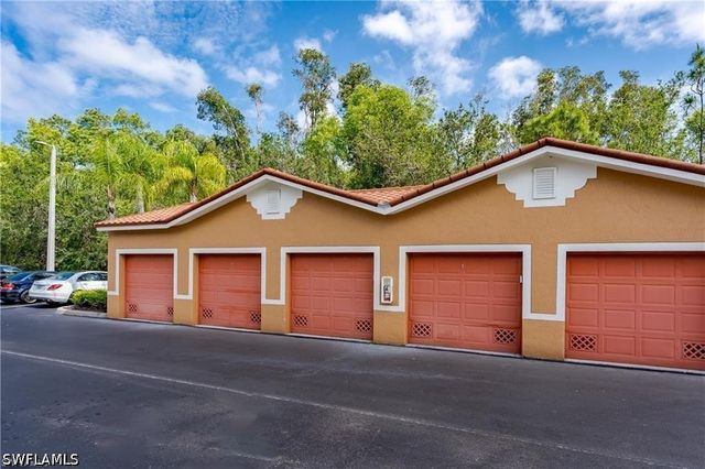 1885 Florida Club DR 8207, Naples, FL 34112