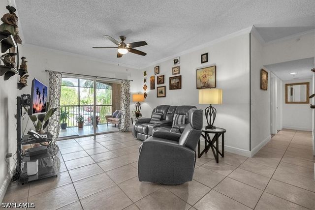 1885 Florida Club DR 8207, Naples, FL 34112