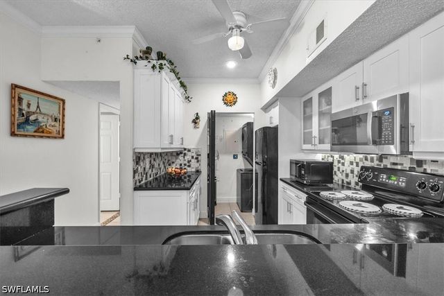 1885 Florida Club DR 8207, Naples, FL 34112