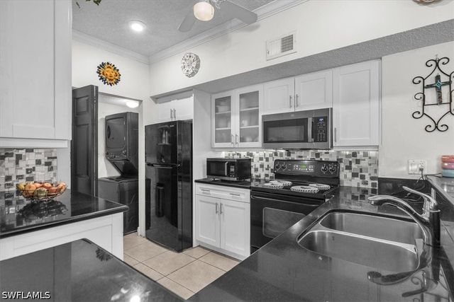 1885 Florida Club DR 8207, Naples, FL 34112