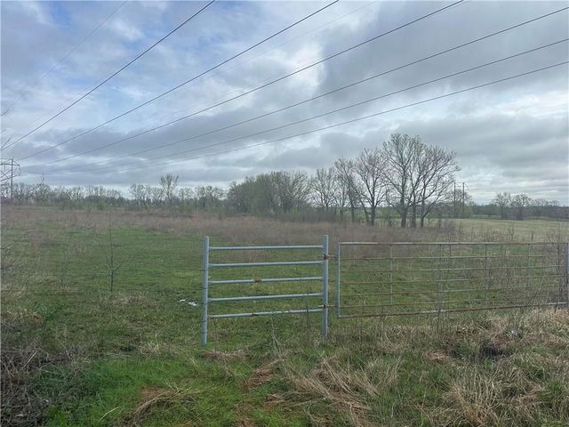 24004 E State Route Ee Highway, Harrisonville, MO 64701