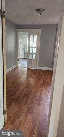 43 LAUREL AVE, Trenton, NJ 08618