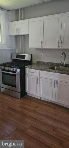 43 LAUREL AVE, Trenton, NJ 08618