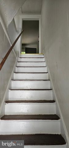 43 LAUREL AVE, Trenton, NJ 08618