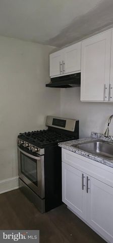43 LAUREL AVE, Trenton, NJ 08618