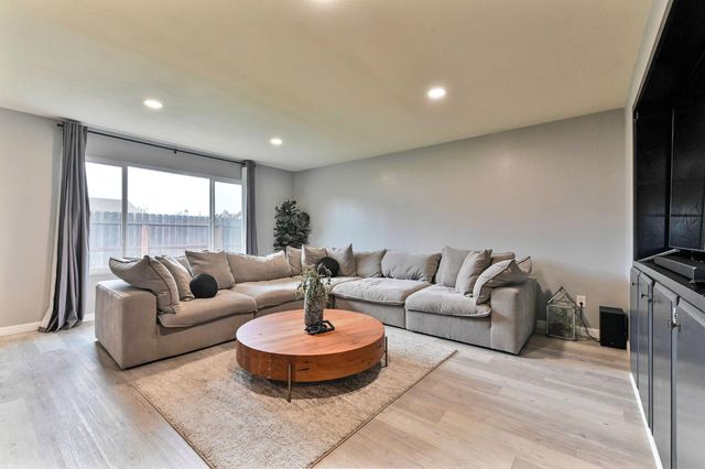 1509 Duportail Ave, Modesto, CA 95355