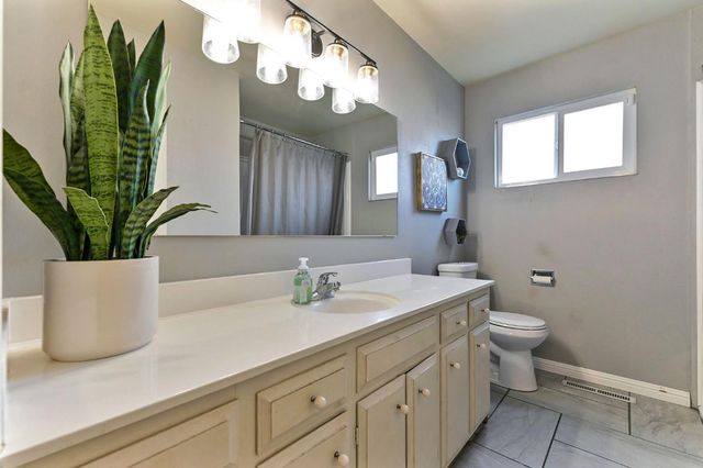 1509 Duportail Ave, Modesto, CA 95355