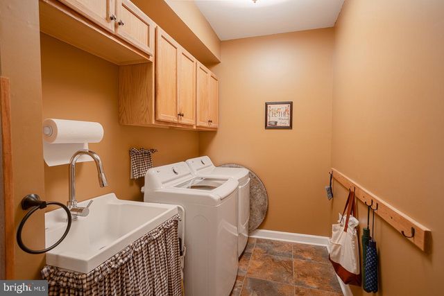 107 JILLIAN CT, Edinburg, VA 22824