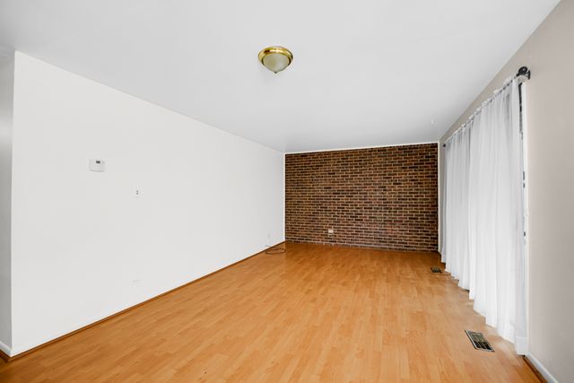 1100 Holbrook Road D, Homewood, IL 60430