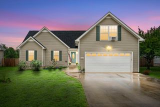 3870 Mackenzie Dr, Clarksville, TN 37042