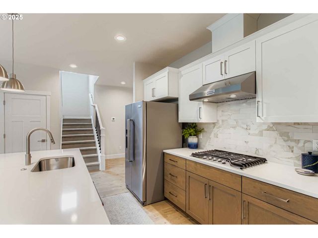 7839 Sw THORNBRIDGE Ter 10, Beaverton, OR 97007