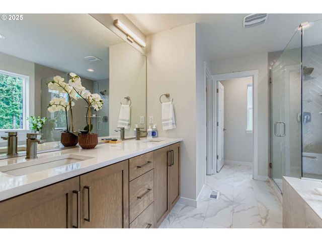 7839 Sw THORNBRIDGE Ter 10, Beaverton, OR 97007