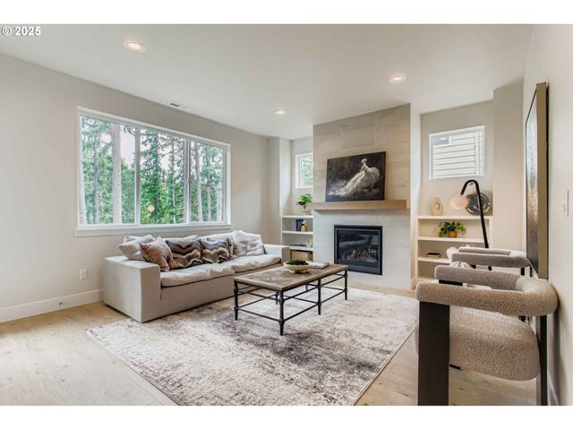 7839 Sw THORNBRIDGE Ter 10, Beaverton, OR 97007