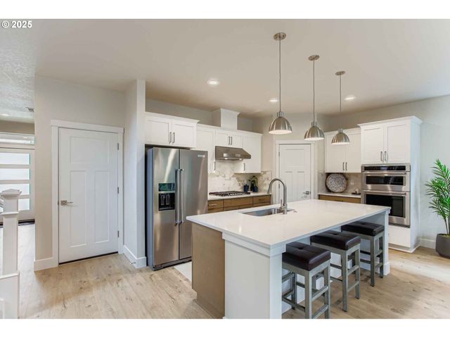 7839 Sw THORNBRIDGE Ter 10, Beaverton, OR 97007