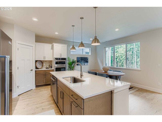 7839 Sw THORNBRIDGE Ter 10, Beaverton, OR 97007