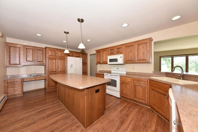 6051 Blueberry ROAD, Allenton, WI 53002