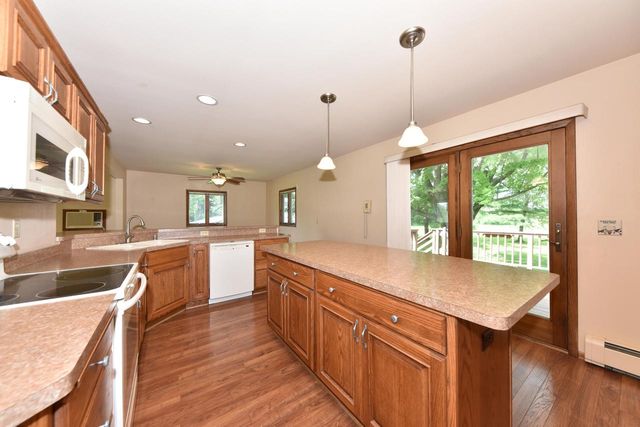 6051 Blueberry ROAD, Allenton, WI 53002