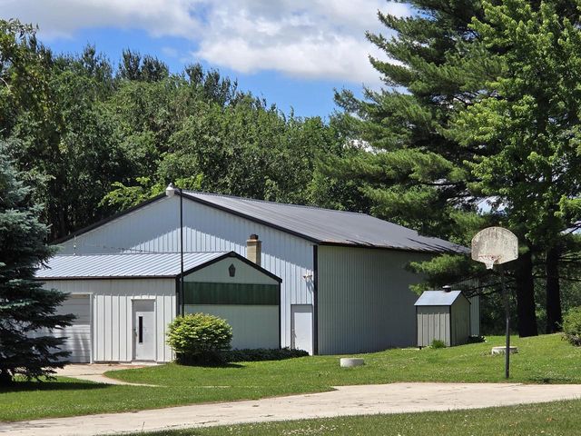 6051 Blueberry ROAD, Allenton, WI 53002