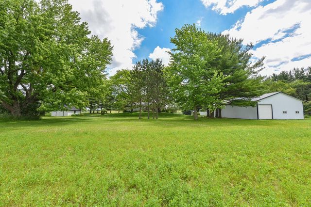 6051 Blueberry ROAD, Allenton, WI 53002