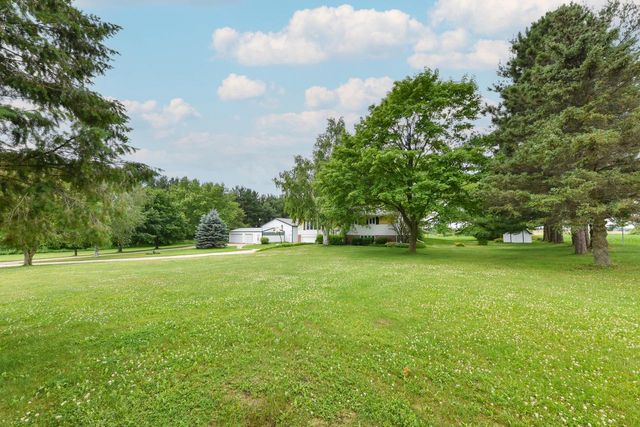 6051 Blueberry ROAD, Allenton, WI 53002