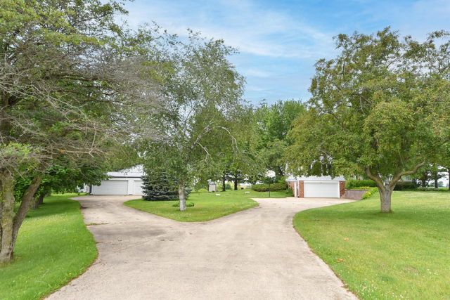 6051 Blueberry ROAD, Allenton, WI 53002