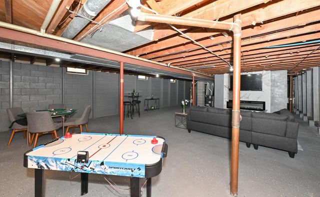 3950 N 58th STREET, Milwaukee, WI 53216