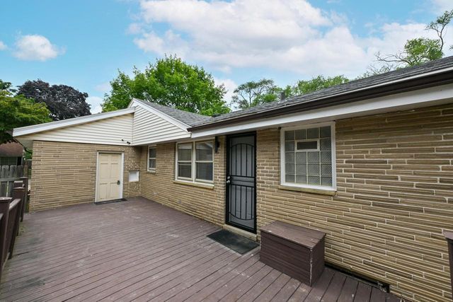 3950 N 58th STREET, Milwaukee, WI 53216
