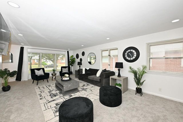 3950 N 58th STREET, Milwaukee, WI 53216