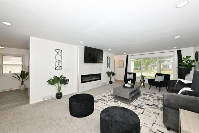 3950 N 58th STREET, Milwaukee, WI 53216
