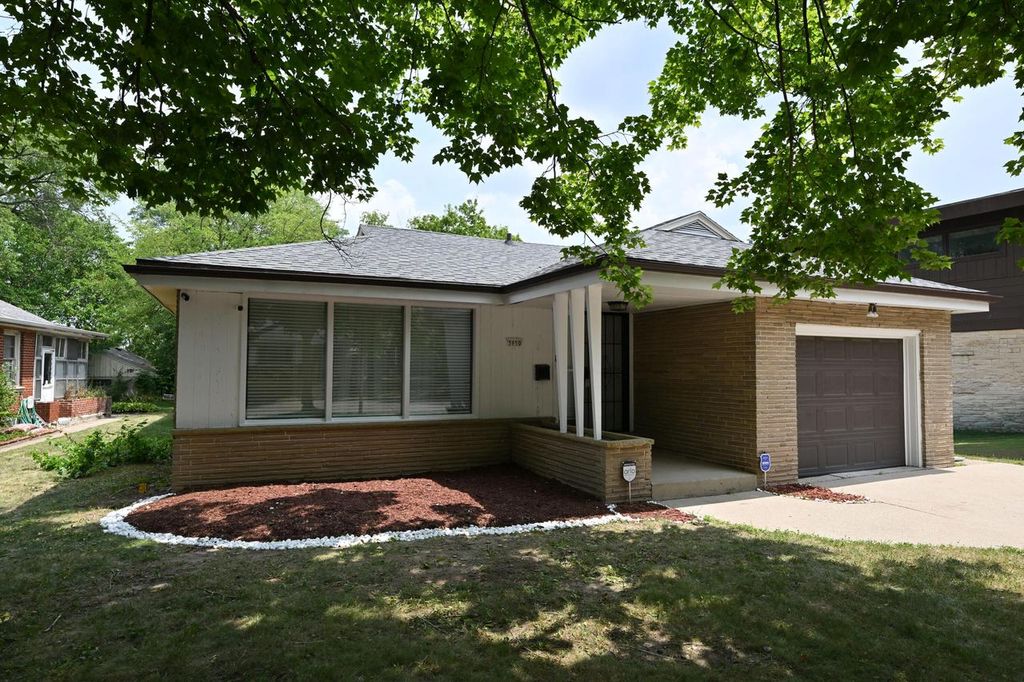 3950 N 58th STREET, Milwaukee, WI 53216
