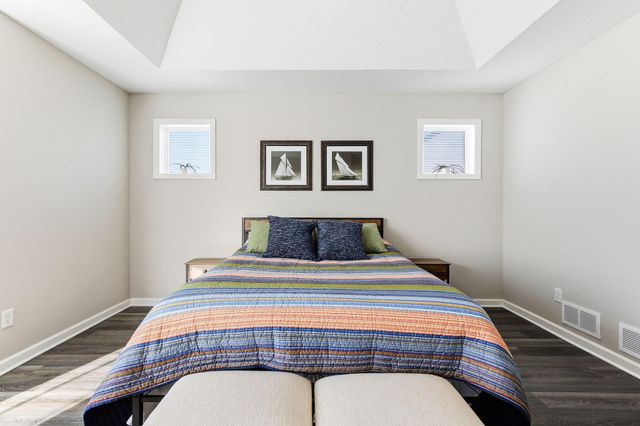 9931 Bluebird Street NW, Coon Rapids, MN 55433