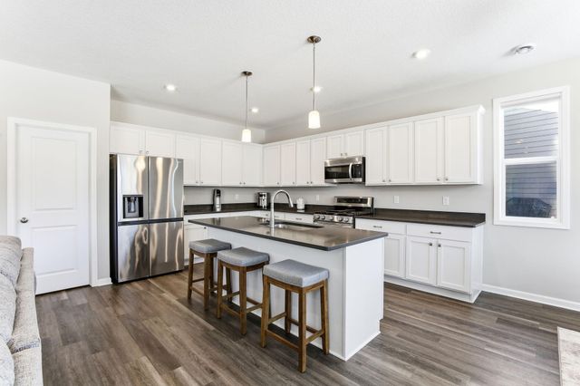 9931 Bluebird Street NW, Coon Rapids, MN 55433