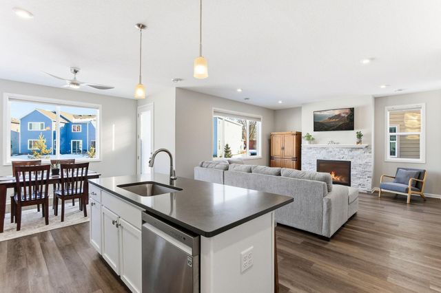 9931 Bluebird Street NW, Coon Rapids, MN 55433