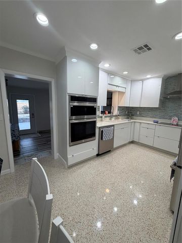 87 OAKWOOD DRIVE, Dunedin, FL 34698