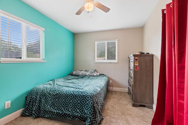 1122 Huntington Dr, Modesto, CA 95350