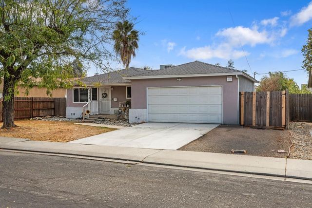 1122 Huntington Dr, Modesto, CA 95350