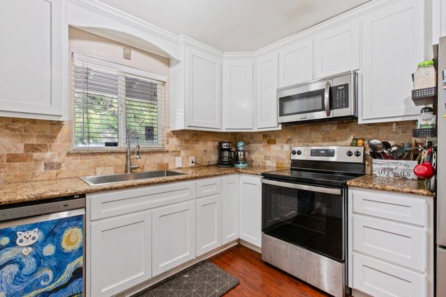 1122 Huntington Dr, Modesto, CA 95350