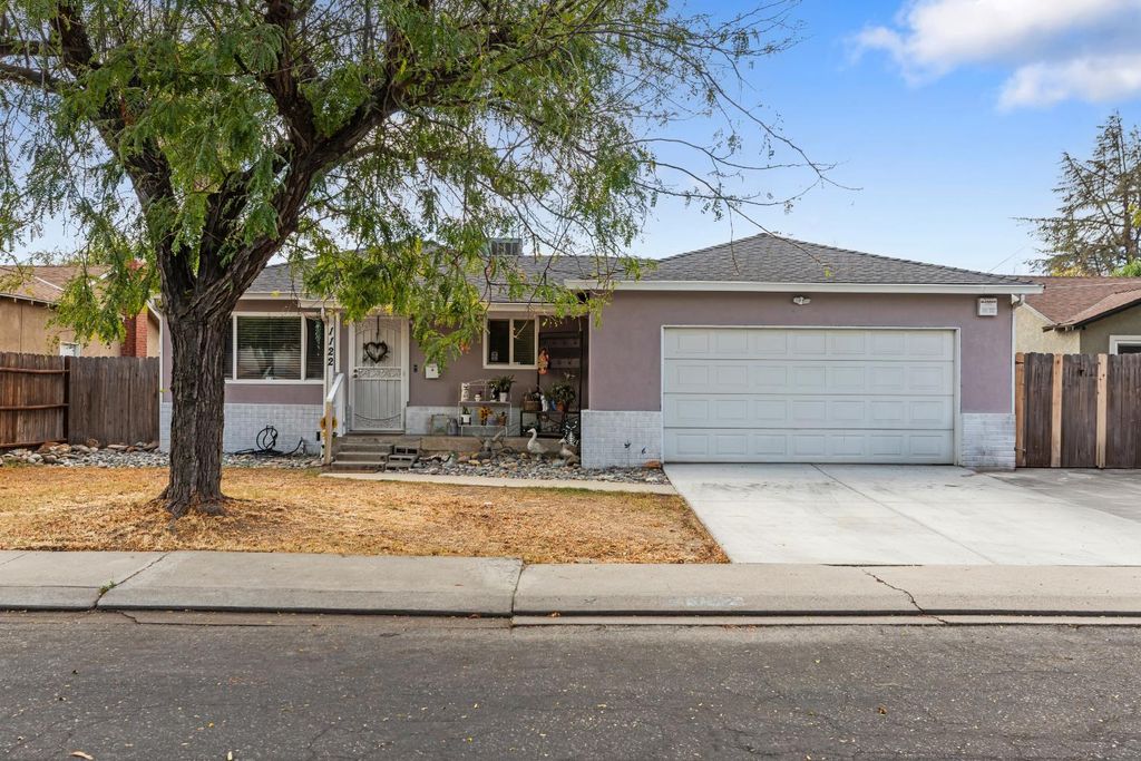 1122 Huntington Dr, Modesto, CA 95350