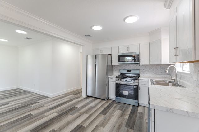 10126 Pine Moss Drive, Houston, TX 77040