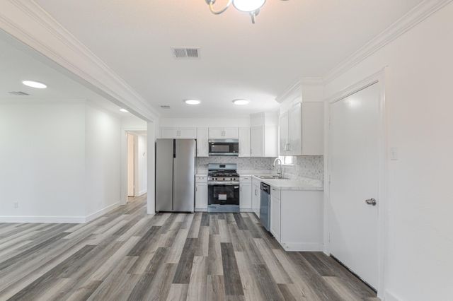 10126 Pine Moss Drive, Houston, TX 77040