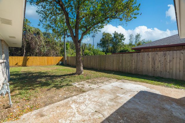 10126 Pine Moss Drive, Houston, TX 77040