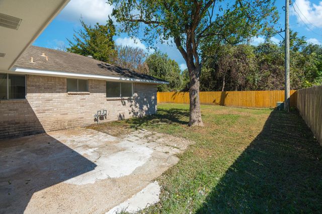 10126 Pine Moss Drive, Houston, TX 77040