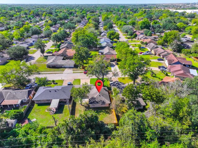 10126 Pine Moss Drive, Houston, TX 77040