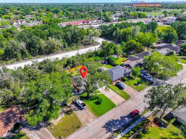 10126 Pine Moss Drive, Houston, TX 77040