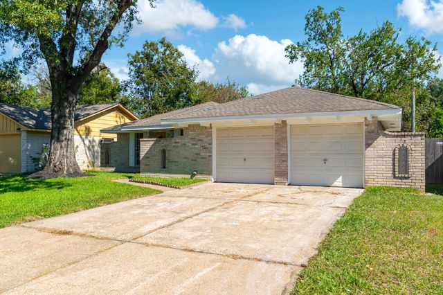 10126 Pine Moss Drive, Houston, TX 77040
