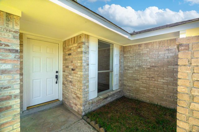 10126 Pine Moss Drive, Houston, TX 77040