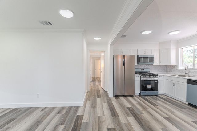 10126 Pine Moss Drive, Houston, TX 77040