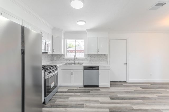 10126 Pine Moss Drive, Houston, TX 77040